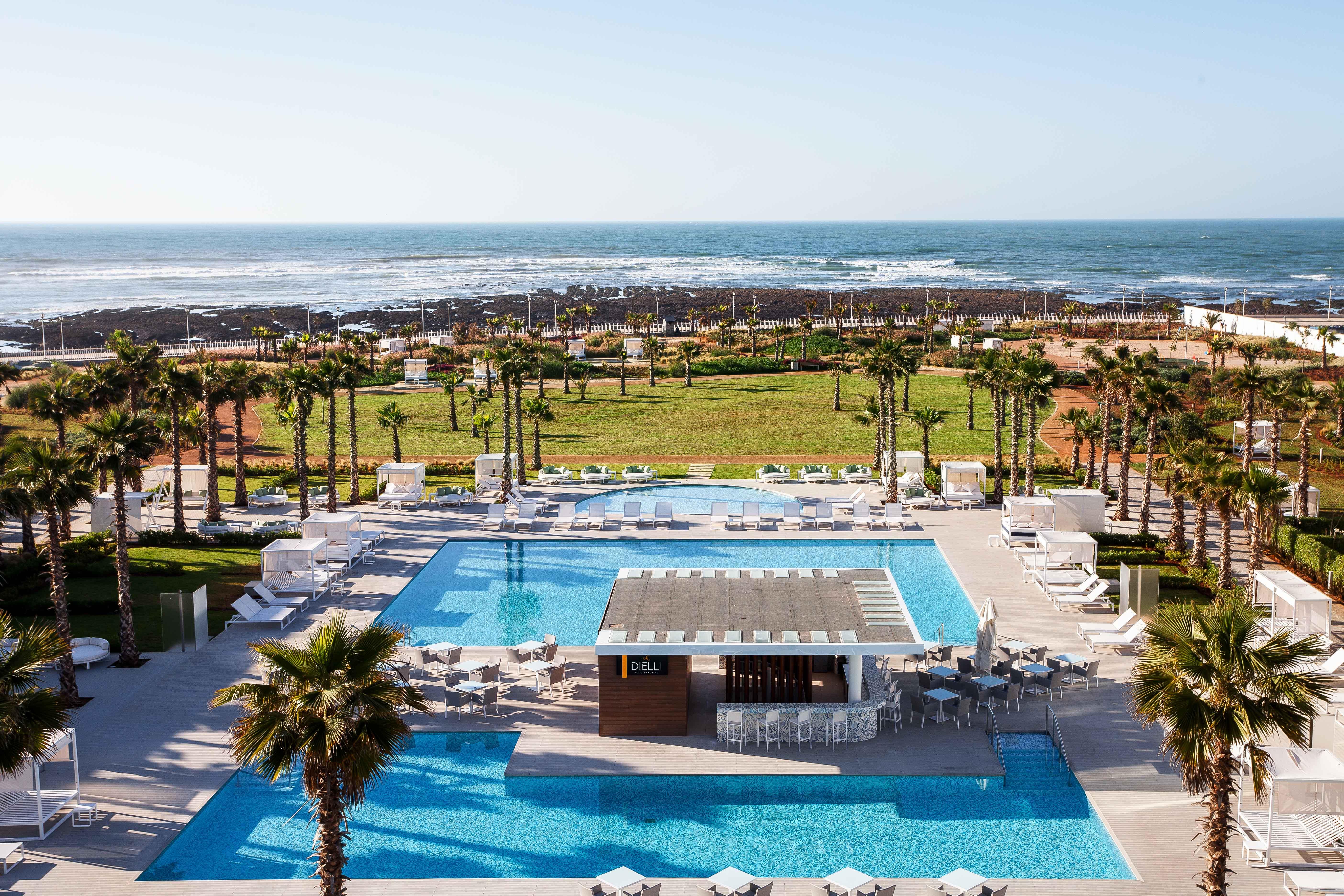 Vichy Célestins Spa Hôtel Casablanca Bouznika Exterior foto The pool at the Royal Mirage Hotel